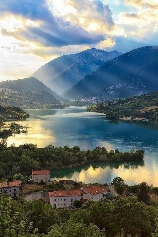 Casa Vacanze Al Castello Villetta Barrea Luaran gambar