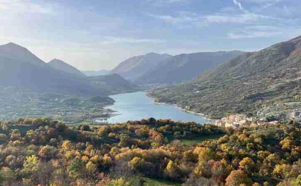Casa Vacanze Al Castello Villetta Barrea Luaran gambar